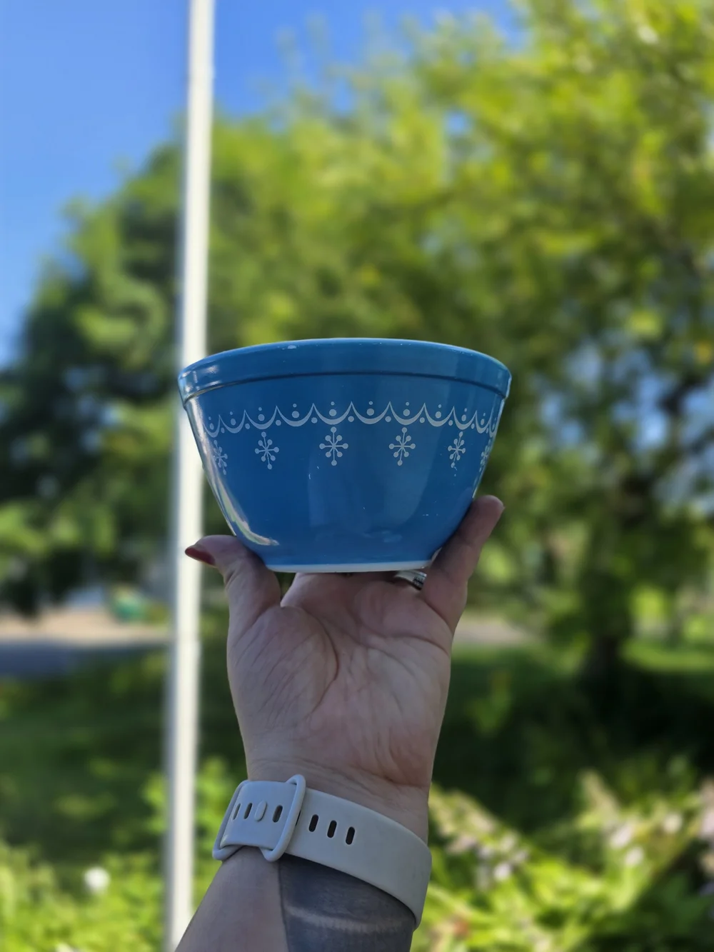 Vintage Pyrex Blue and White Nesting Bowls with Matching Cups